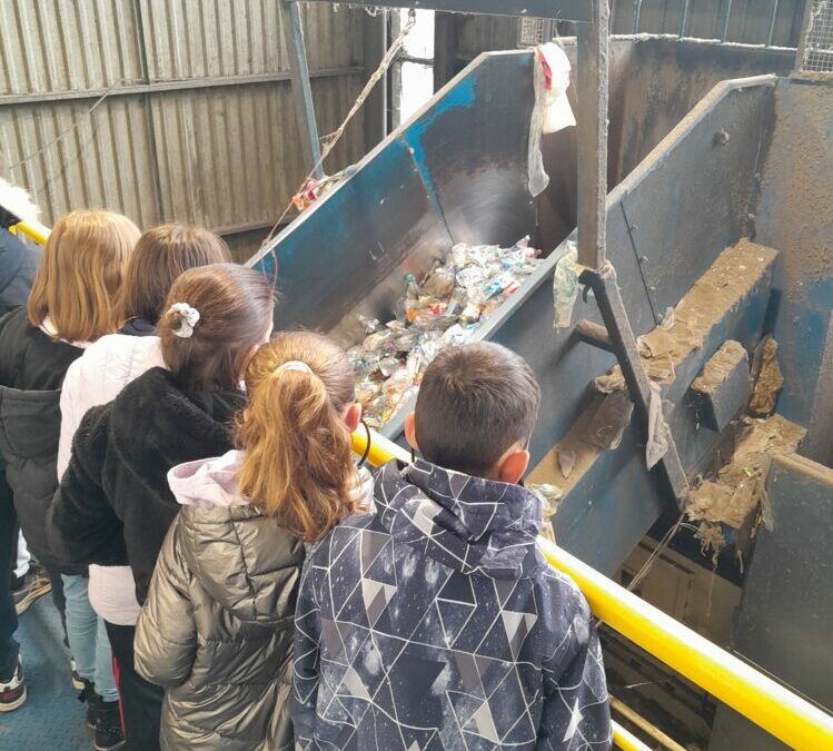 Visite au centre de tri de Kerval à Ploufragan